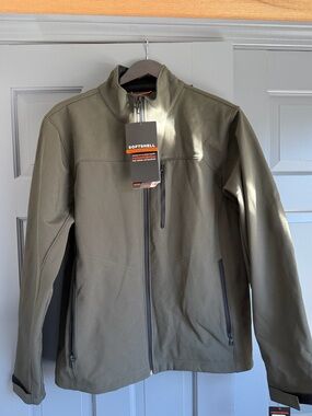 NWT
Hawke & Co. Sport Men’s hooded softshell jacket.